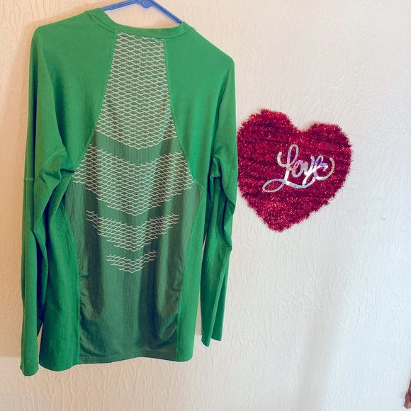 Went to Goodwill! Profection Nike Pro Mens Long Sleeve Tee NWOT - Picture 2 of 4